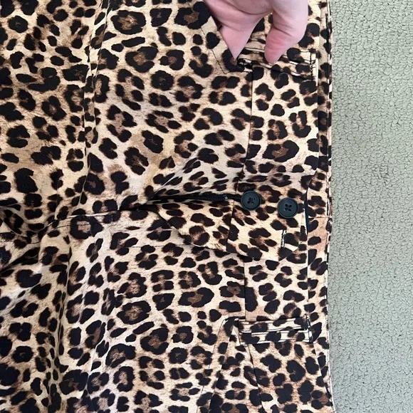 Torrid Leopard Print pixie Pant - Picture 3 of 6